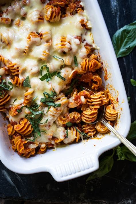 How many carbs are in cheesy baked pasta - calories, carbs, nutrition