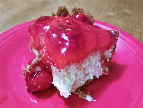 How many carbs are in cherry and cheesecake - calories, carbs, nutrition