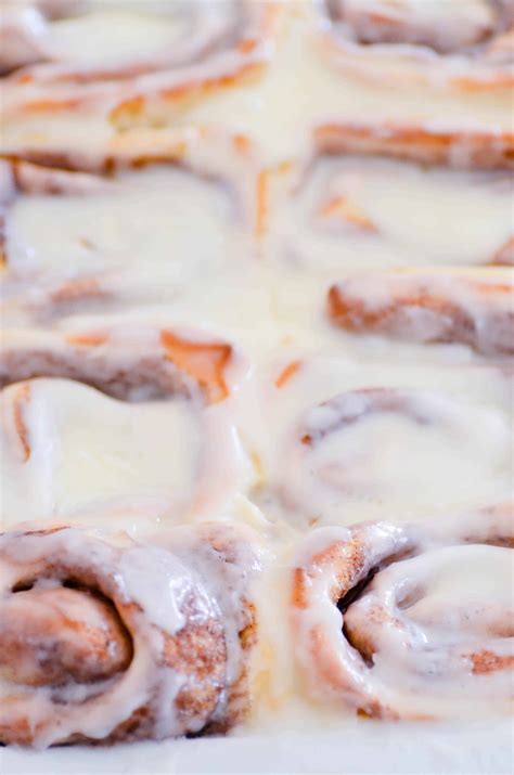 How many carbs are in cherry cinnamon roll, with frosting - calories, carbs, nutrition