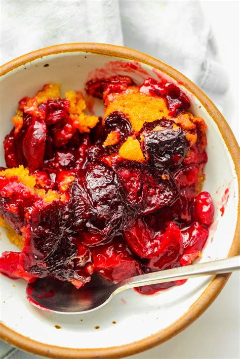 How many carbs are in cherry cobbler, vegan - calories, carbs, nutrition