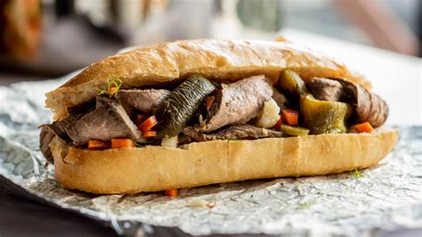 How many carbs are in chicago beef sub - calories, carbs, nutrition