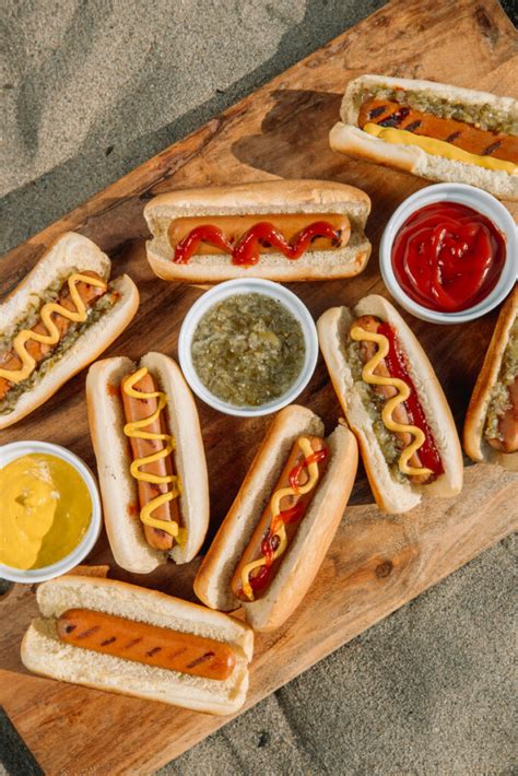 How many carbs are in chicago hot dog - calories, carbs, nutrition