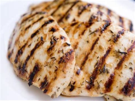 How many carbs are in chicken, broilers or fryers, back, meat only, cooked, fried - calories, carbs, nutrition