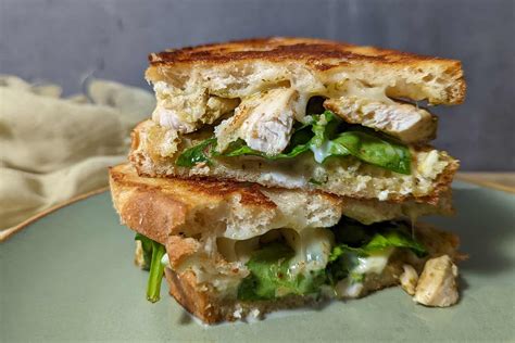 How many carbs are in chicken, spinach panini - calories, carbs, nutrition