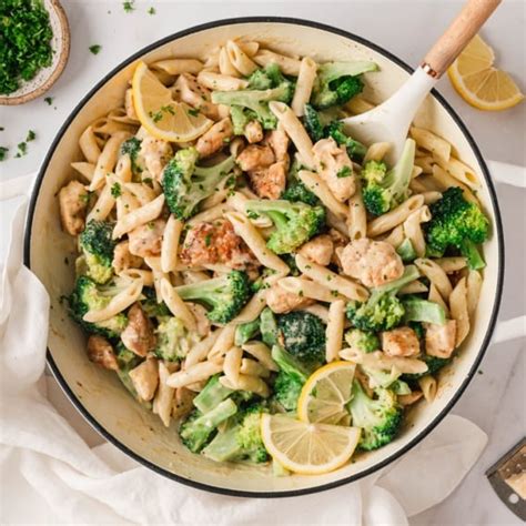 How many carbs are in chicken and broccoli pasta dijon - calories, carbs, nutrition