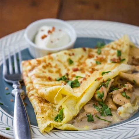 How many carbs are in chicken and mushroom crepes - calories, carbs, nutrition