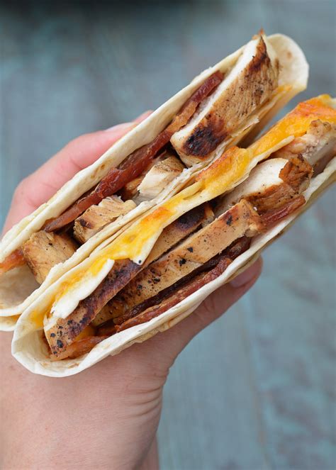 How many carbs are in chicken bacon wrap salad fruit (69726.1) - calories, carbs, nutrition
