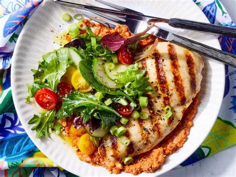 How many carbs are in chicken breast with red pepper sauce - calories, carbs, nutrition