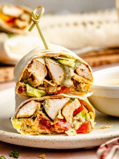 How many carbs are in chicken chipotle wrap on tortilla - calories, carbs, nutrition