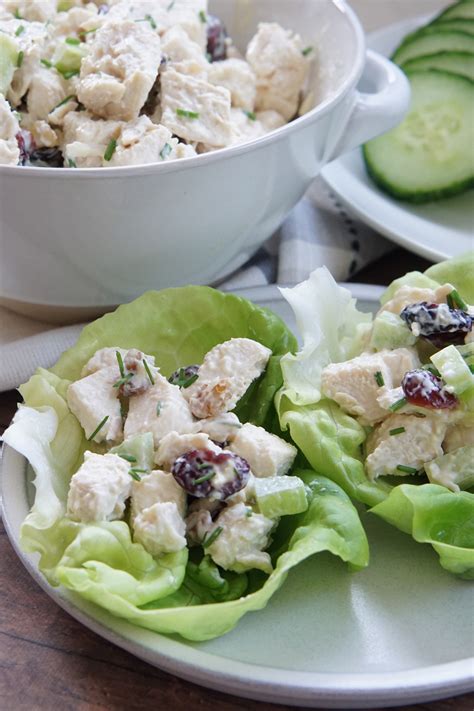 How many carbs are in chicken cranberry walnut salad - calories, carbs, nutrition