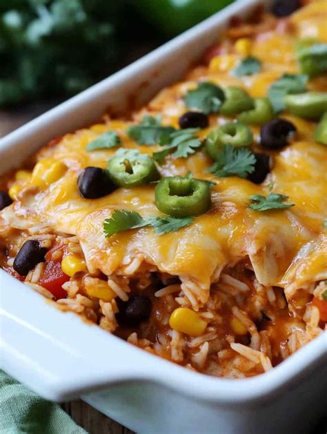 How many carbs are in chicken enchilada casserole with spanish rice and sauta©ed vegetables - calories, carbs, nutrition