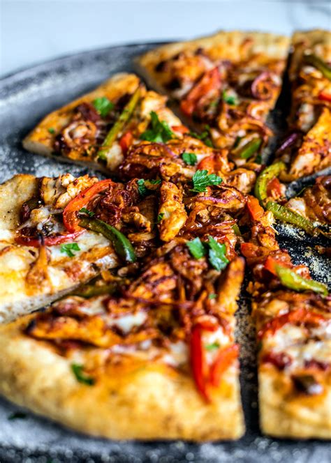 How many carbs are in chicken fajita pizza - calories, carbs, nutrition