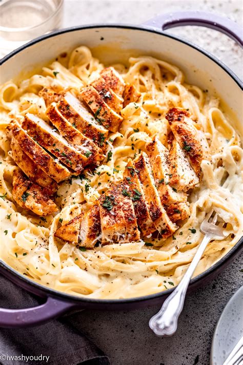 How many carbs are in chicken fettucini alfredo - small - calories, carbs, nutrition