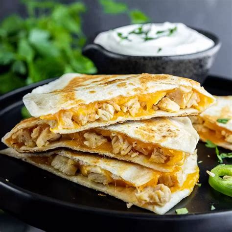 How many carbs are in chicken fresca quesadilla - calories, carbs, nutrition
