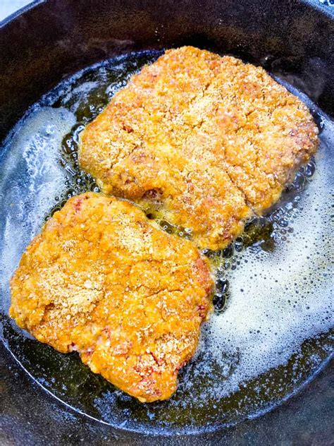 How many carbs are in chicken fried steak, with smashed potatoes broccoli with red pepper - calories, carbs, nutrition