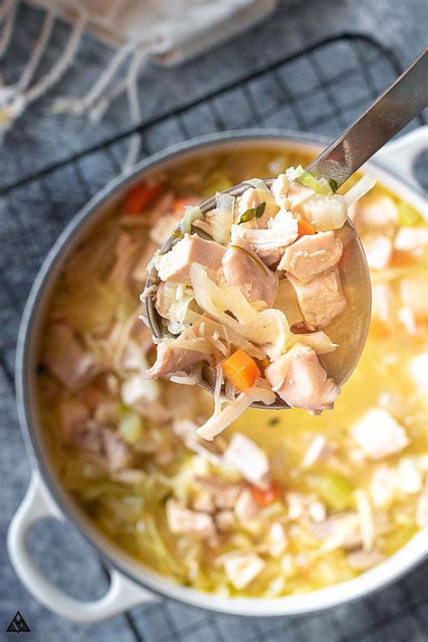 How many carbs are in chicken noodle soup 16 oz - calories, carbs, nutrition