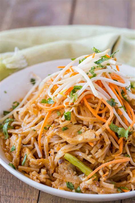 How many carbs are in chicken pad thai with peanuts (10897.1) - calories, carbs, nutrition