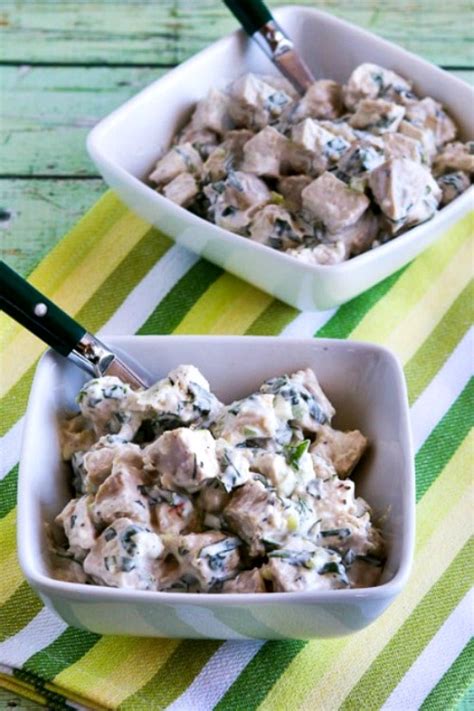 How many carbs are in chicken parmesan basil salad cup - calories, carbs, nutrition
