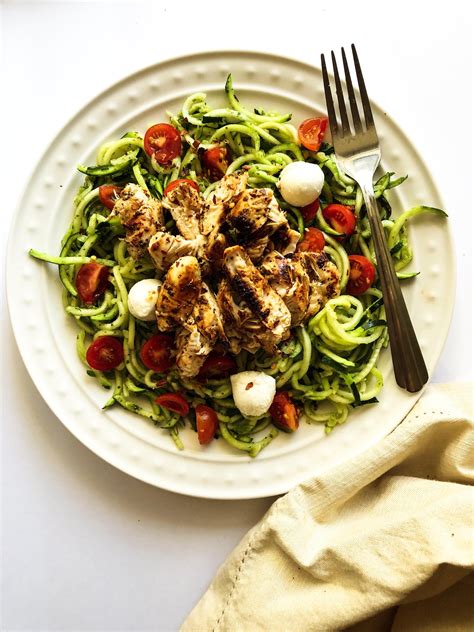 How many carbs are in chicken pasta salad - calories, carbs, nutrition