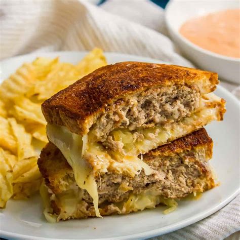 How many carbs are in chicken patty melt - calories, carbs, nutrition