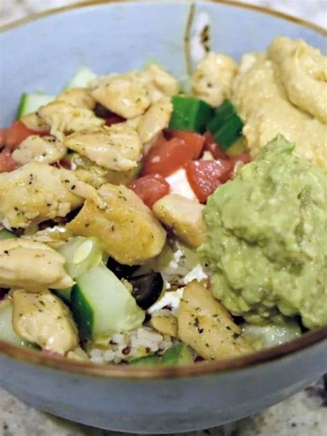 How many carbs are in chicken quinoa chili bowl - calories, carbs, nutrition