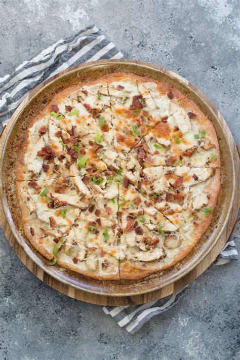 How many carbs are in chicken ranch pizza with bacon - calories, carbs, nutrition