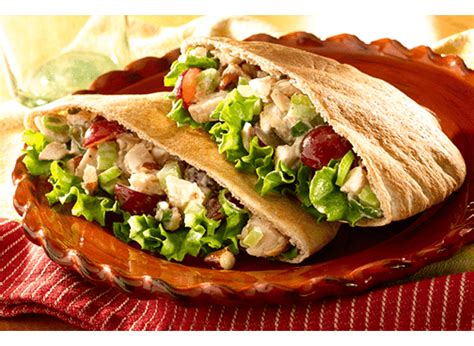 How many carbs are in chicken salad pita - calories, carbs, nutrition