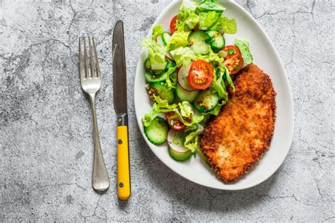 How many carbs are in chicken schnitzel - calories, carbs, nutrition