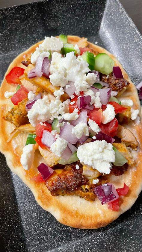 How many carbs are in chicken shawarma in flatbread - calories, carbs, nutrition