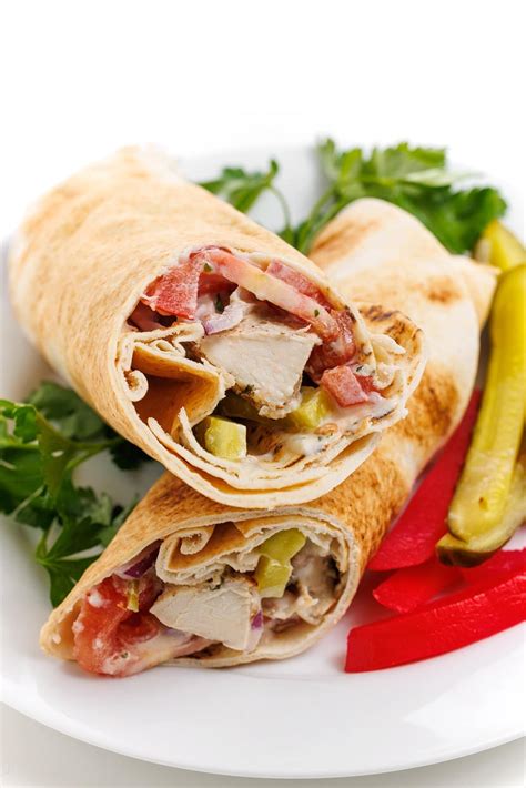 How many carbs are in chicken shawarma on pita - calories, carbs, nutrition