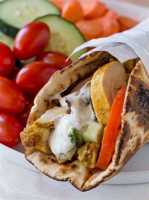 How many carbs are in chicken shawarma pita - calories, carbs, nutrition