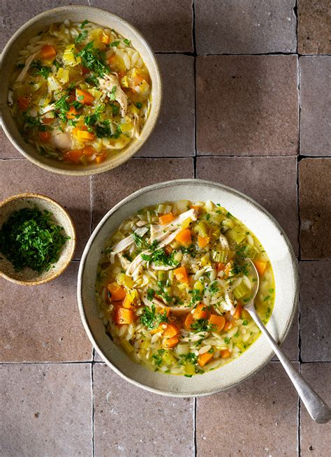 How many carbs are in chicken vegetable orzo soup (12 oz) - calories, carbs, nutrition