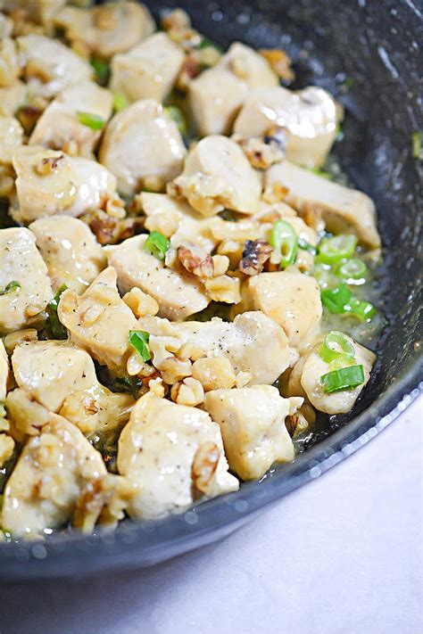 How many carbs are in chicken walnut stir fry - calories, carbs, nutrition