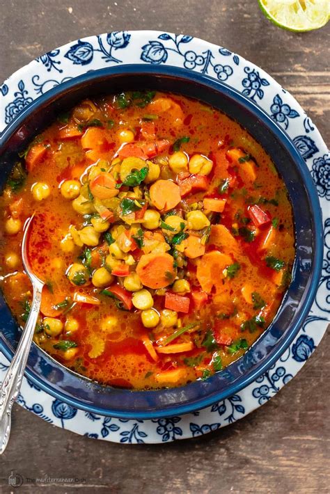 How many carbs are in chickpea soup with chilies and cilantro - calories, carbs, nutrition