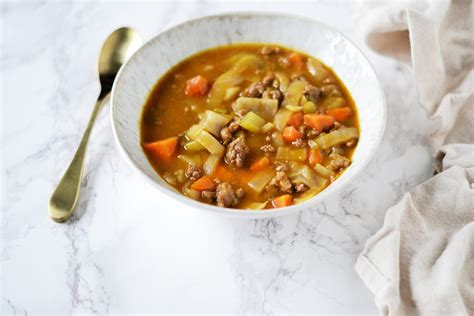 How many carbs are in chili, ground beef soup - calories, carbs, nutrition