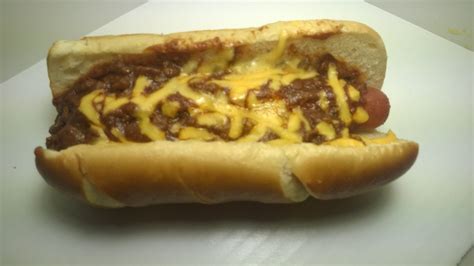 How many carbs are in chili cheese pretzel dog - calories, carbs, nutrition