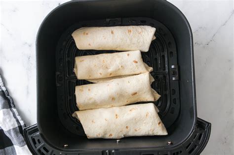 How many carbs are in chimichanga - calories, carbs, nutrition
