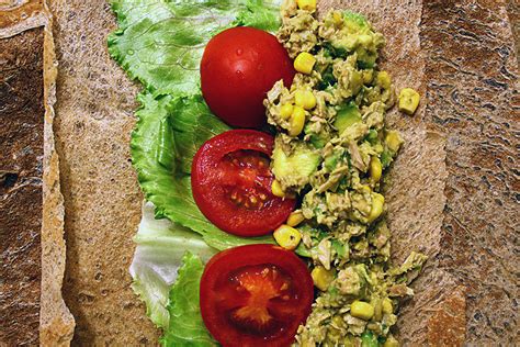 How many carbs are in chimichurri citrus tuna wrap - calories, carbs, nutrition