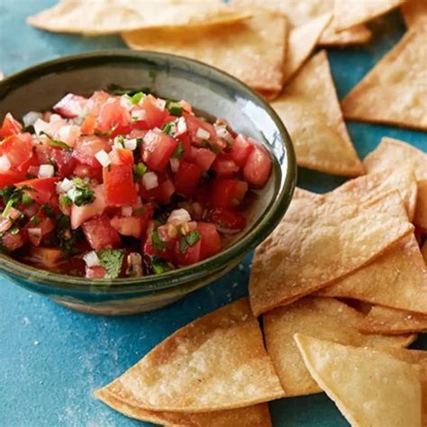 How many carbs are in chips and salsa parfait - calories, carbs, nutrition