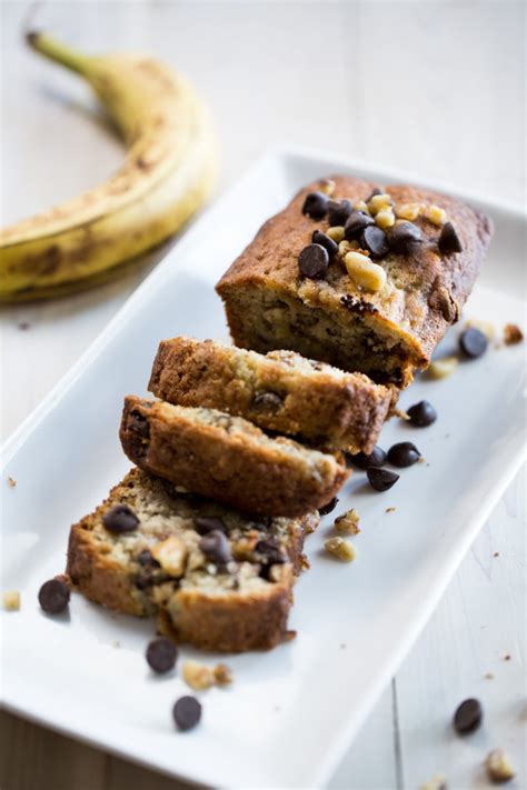 How many carbs are in chocolate chip banana nut bread - calories, carbs, nutrition