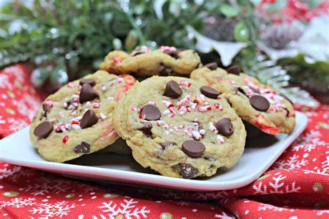 How many carbs are in chocolate chip candy cane cookie - calories, carbs, nutrition