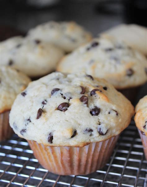 How many carbs are in chocolate chip mini-muffins - calories, carbs, nutrition