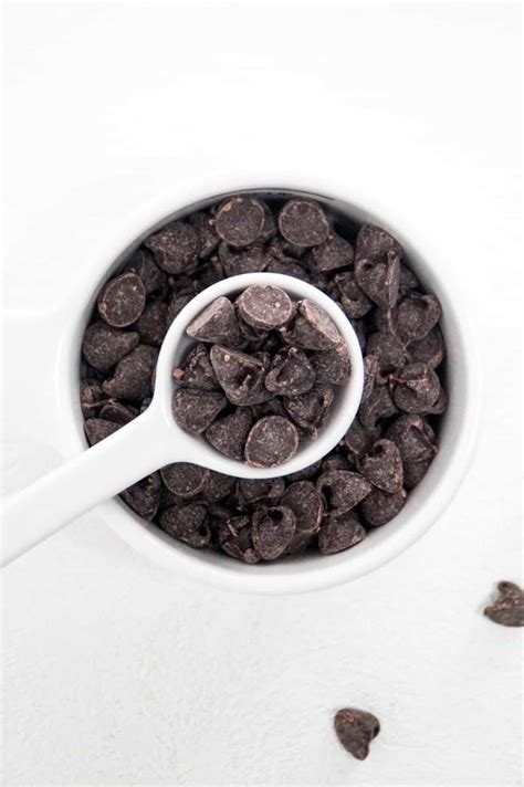 How many carbs are in chocolate chips dark 1 tbsp - calories, carbs, nutrition