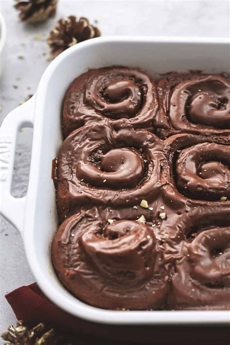 How many carbs are in chocolate cinnamon roll, with frosting - calories, carbs, nutrition