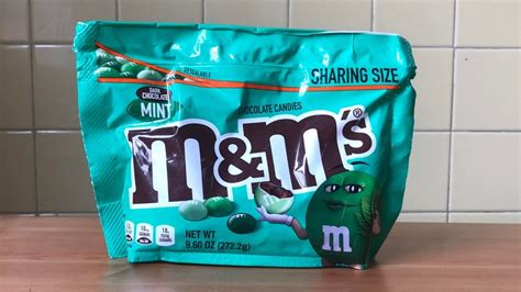 How many carbs are in chocolate mint m&m cake, dark chocolate - calories, carbs, nutrition