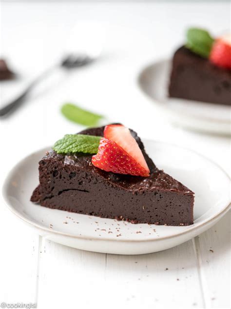 How many carbs are in chocolate torte - calories, carbs, nutrition