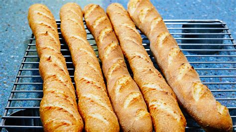 How many carbs are in christmas vegetarian baguette - calories, carbs, nutrition