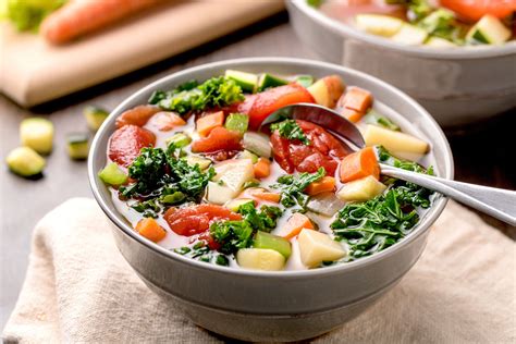 How many carbs are in chunky savory vegetable soup - calories, carbs, nutrition