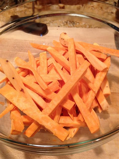 How many carbs are in cinnamon chipotle sweet potato fries - calories, carbs, nutrition