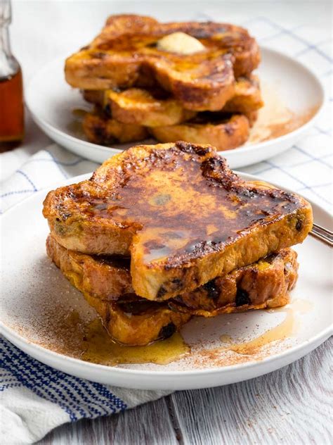 How many carbs are in cinnamon raisin french toast - 2 slices - calories, carbs, nutrition